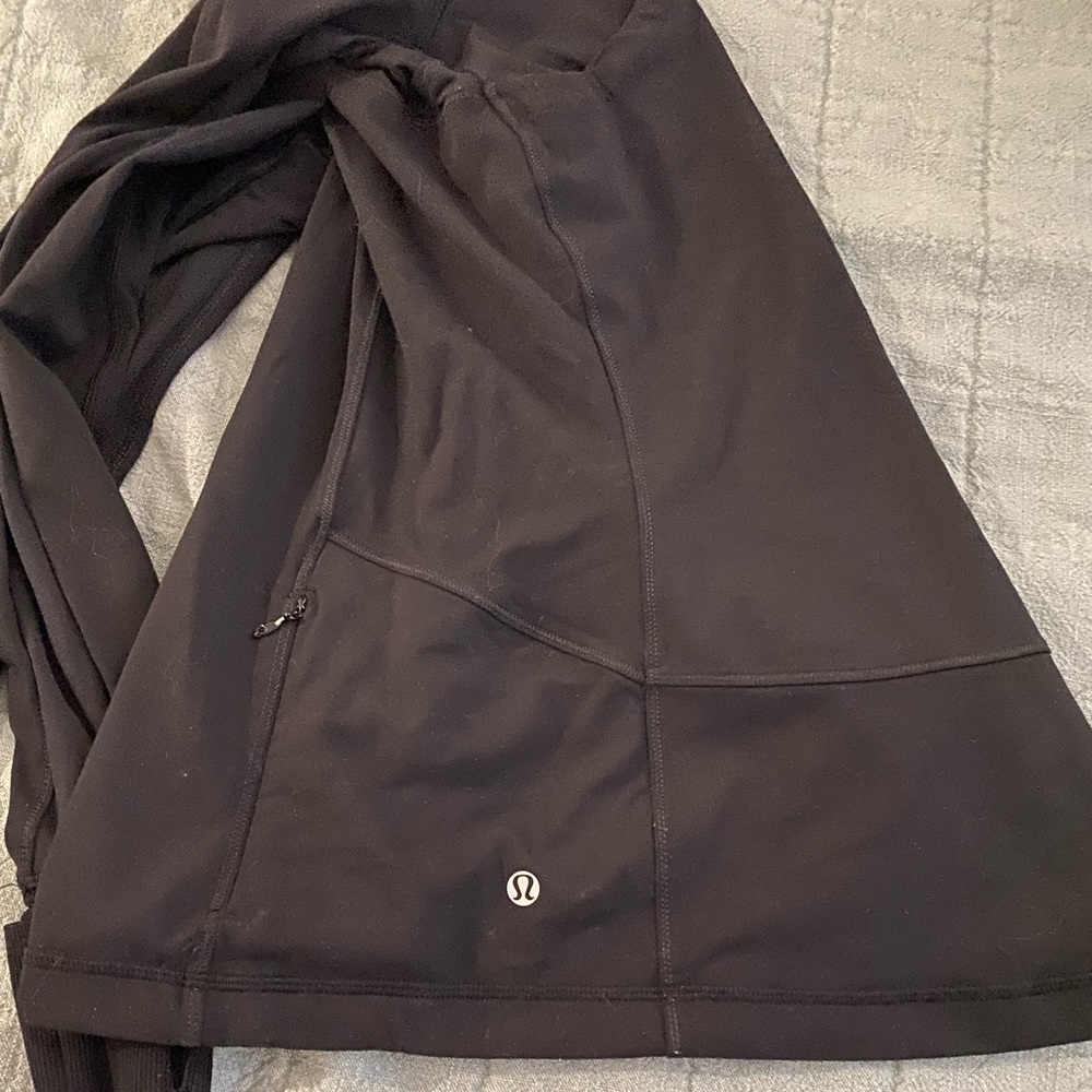 Never worn Lululemon black half zip jacket size 4 - Picture 2 of 3